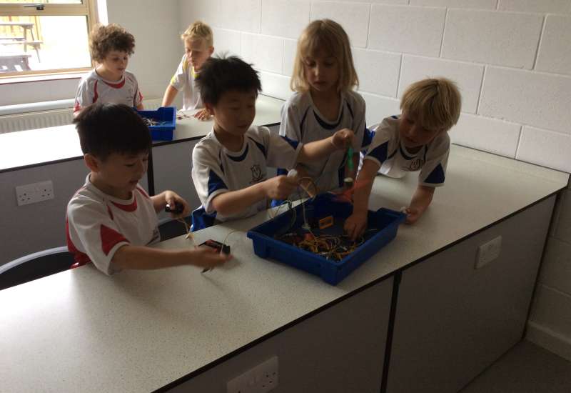 Year 2 use the new Science Lab at Marlborough Road